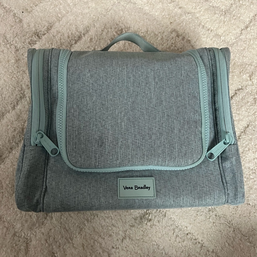 Vera Bradley Recycled Lighten Up Reactive Hanging Travel Organizer Accessory